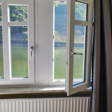 Mosel-landhaus Am Moselufer Penzion 3*