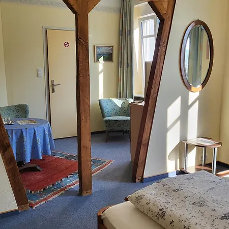 Mosel-landhaus Am Moselufer 3*